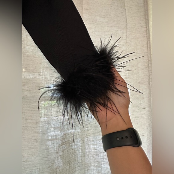 Off Shoulder Feather Top- - Picture 5 of 8